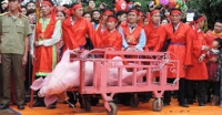 Lễ hội chém lợn: &quot;Không hiểu thì đừng có bàn&quot; (GS. Trần Ngọc Thêm)